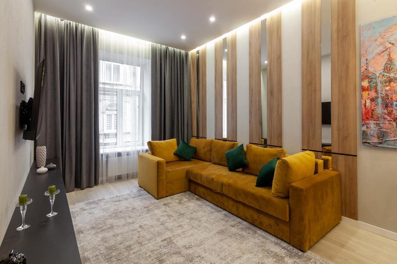 Royal Apartament On Voloshyna 2 Lviv Exterior foto